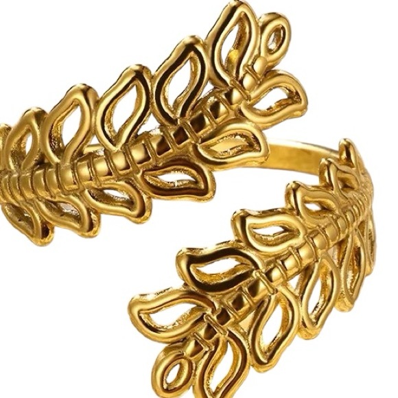 910. 18K Gold Plated Stainless Steel Women's Leaf Adjustable Ring - Picture 4 of 5